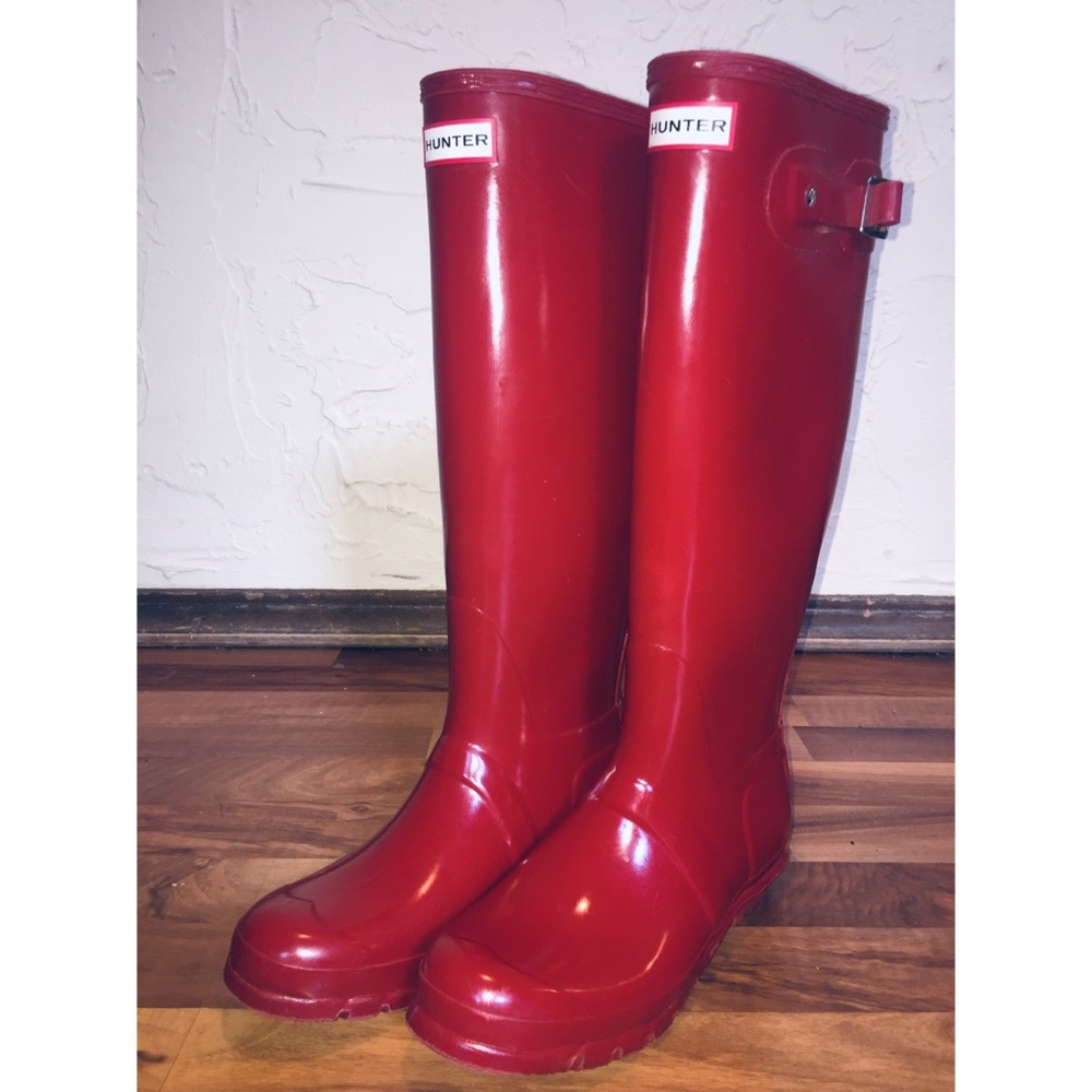 Hunter Tall Glossy Red Boots Size 8